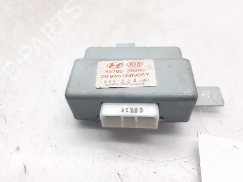 Used Electronic module HYUNDAI SANTA FÉ II (CM) 2.2 CRDi 4x4 (155 hp) 6800210