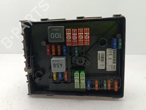 Used Fuse box VW GOLF V (1K1) [2003-2010]  29588218