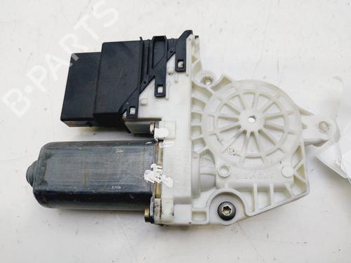 Rudehejsemotor bagstkærm højre SEAT LEON (1M1) [1999-2006]  31082796