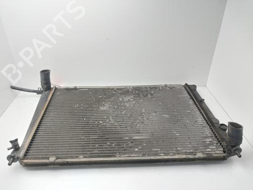 Used Water radiator HYUNDAI H-1 / STAREX Bus (A1) 2.5 TD 4WD (101 hp) 32411136