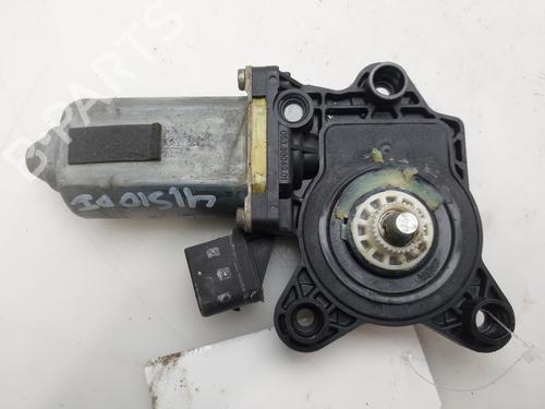 Used Left front window motor Left front window motor MERCEDES-BENZ S-CLASS (W220, V220) S 500 (220.075, 220.175, 220.875) (299 hp) 36219423 36219423