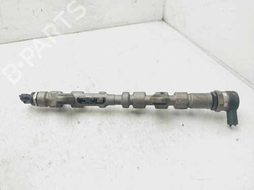 Used Injection rail FIAT GRANDE PUNTO (199_) 1.3 D Multijet (75 hp) 27221667