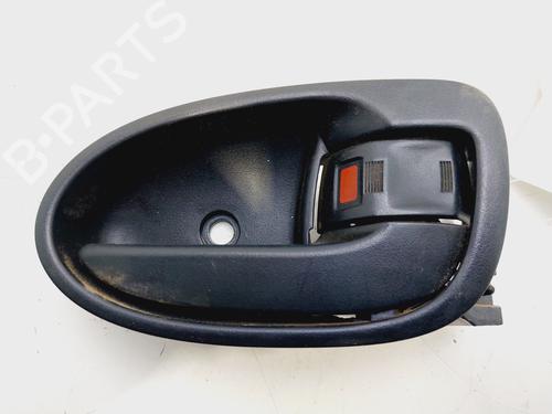 Używane Klamka wewnętrzna drzwi tylnych prawych TOYOTA YARIS (_P9_) 1.4 D-4D (NLP90_, NLP90R) (90 hp) 30564792