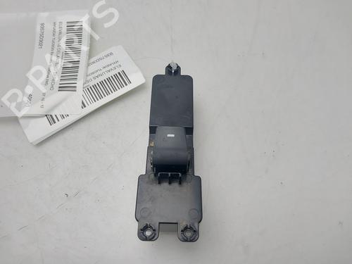 Used Right front window switch HYUNDAI TUCSON (TL, TLE) [2015-2023]  31842092