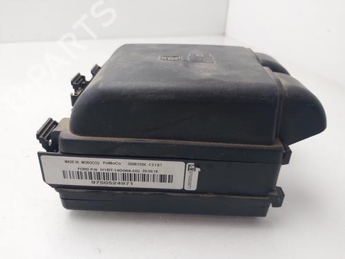 Used Fuse box Fuse box 38168661 38168661