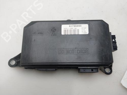 Used Comfort control module FIAT CROMA (194_) 1.9 D Multijet (194AXB1B) (120 hp) 32848641