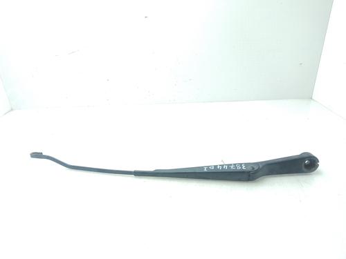 Used Front windshield wiper arm LAND ROVER FREELANDER I (L314) [1998-2006]  30601463