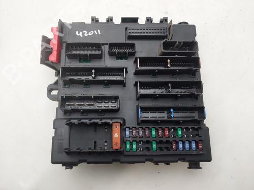 Used Fuse box Fuse box 37294579 37294579