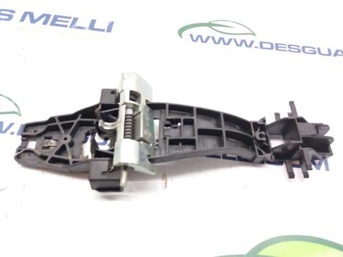 Used Rear left exterior door handle LAND ROVER DISCOVERY III (L319) 2.7 TD 4x4 (190 hp) 13990579