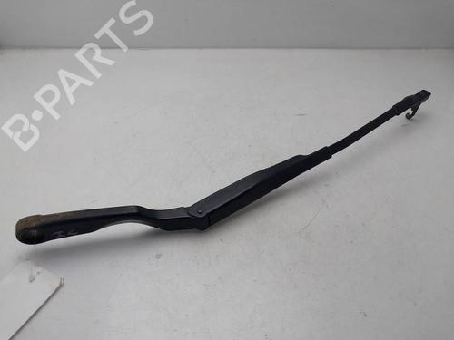 Used Front windshield wiper arm Front windshield wiper arm 38869990 38869990