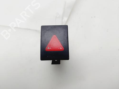 Used Warning switch VW POLO IV (9N_, 9A_) 1.4 16V (80 hp) 31847436