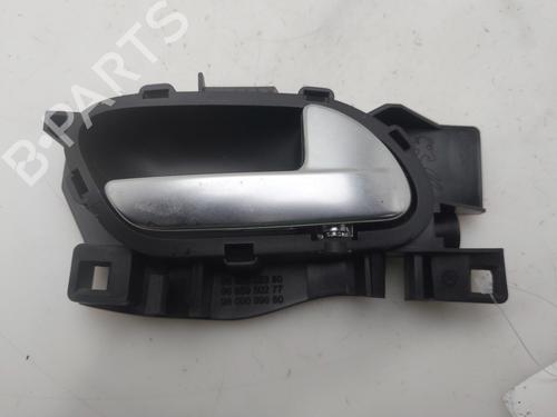 Used Front right interior door handle Front right interior door handle 36884768 36884768