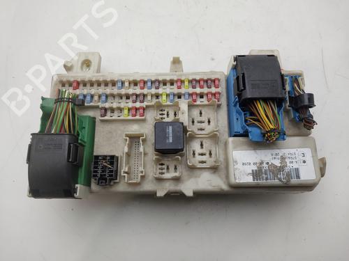 Used Fuse box Fuse box 36404678 36404678