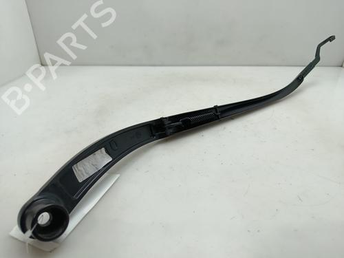 Used Front windshield wiper arm KIA SPORTAGE IV (QL, QLE) 1.6 GDI (132 hp) 29956564