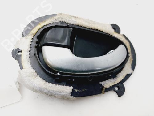 Venstre foran invendig håndtak PEUGEOT 406 (8B) 2.2 HDi (133 hp) 24653244