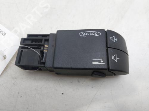 Used Switch RENAULT TRAFIC II Platform/Chassis (EL) 2.0 (EL0A) (120 hp) 17901095