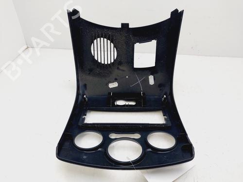 Middle console RENAULT CLIO III (BR0/1, CR0/1) 1.4 16V | BP30133651I22