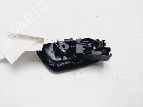 Venstre bak invendig håndtak FORD FIESTA VI (CB1, CCN) 1.4 TDCi (68 hp) 26436992