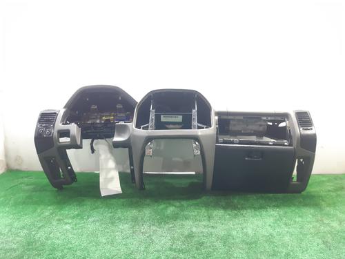 Dashboard MITSUBISHI PAJERO III (V7_W, V6_W) 3.2 Di-D (V68W, V78W) (165 hp) 7211603