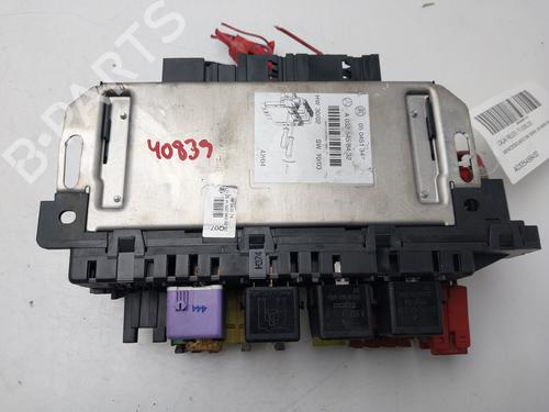 Fuse box MERCEDES-BENZ S-CLASS (W220, V220) S 320 CDI (220.025, 220.125) | BP32423301E1