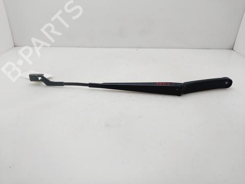 Used Front windshield wiper arm SEAT ARONA (KJ7, KJP) [2017-2025]  30601549