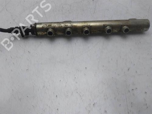 Used Injection rail Injection rail 38441501 38441501