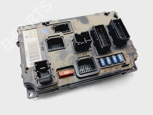 Used Fuse box PEUGEOT 407 (6D_) 2.0 (6DRFNB, 6DRFNE) (136 hp) 32009028
