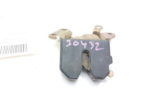 Used Tailgate lock TOYOTA COROLLA Liftback (_E11_) 1.4 (ZZE111_, ZZE111R) (97 hp) 12415365