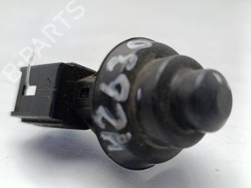 Used Switch Switch RENAULT MEGANE I (BA0/1_) 1.9 dCi (BA05, BA1F) (102 hp) 39651070 39651070