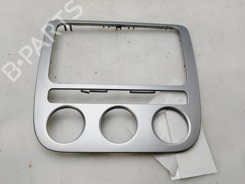 Console centrale VW SCIROCCO III (137, 138) 2.0 TDI (140 hp) 32032316