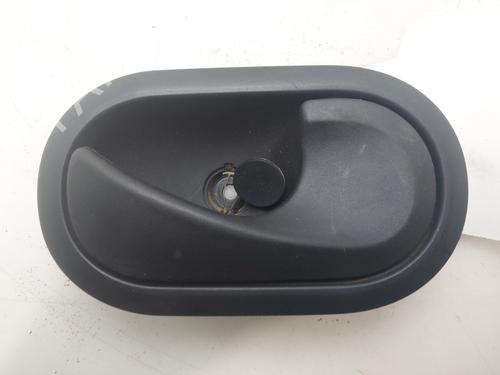 Maniglia interna posteriore destra Maniglia interna posteriore destra RENAULT CLIO III (BR0/1, CR0/1) [2005-2014] 33613870 33613870