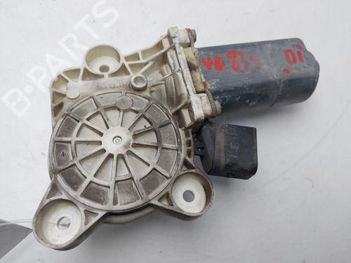 Used Left front window motor Left front window motor MERCEDES-BENZ S-CLASS (W220, V220) S 320 CDI (220.025, 220.125) (204 hp) 32516063 32516063