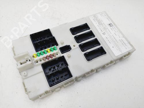 Used Fuse box BMW X1 (F48) sDrive 18 d (150 hp) 31876882