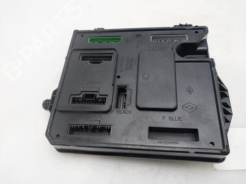 Used Fuse box RENAULT MEGANE III Hatchback (BZ0/1_, B3_) 1.5 dCi (BZ0C) (90 hp) 18032208