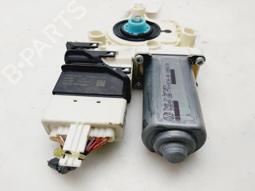 Rudehejsemotor bagstkærm højre SEAT LEON (1P1)  | BP28069094E22 