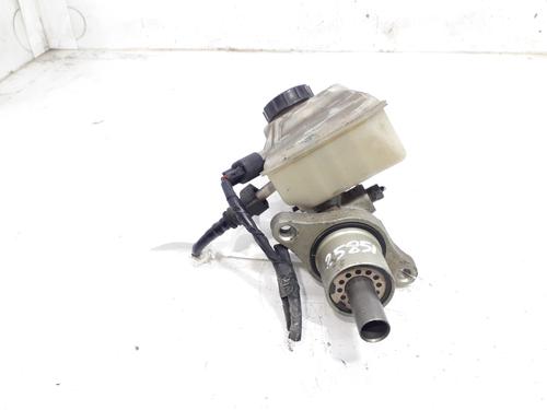 Brake master cylinder FORD FOCUS II (DA_, HCP, DP) 1.6 TDCi | BP11105336M77 