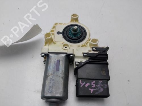 Used Right rear window motor Right rear window motor VW JETTA III (1K2) 1.9 TDI (105 hp) 33754885 33754885