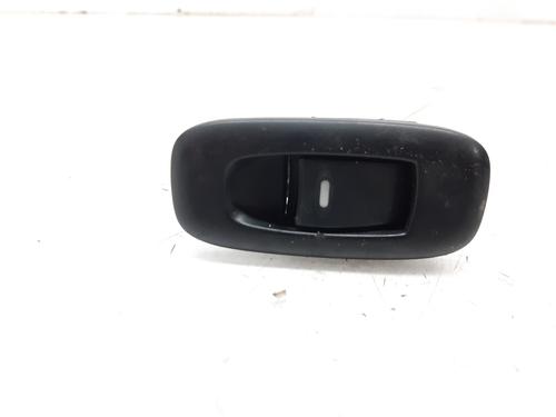 Used Right rear window switch MAHINDRA SCORPIO Pickup [2006-2025]  25861056