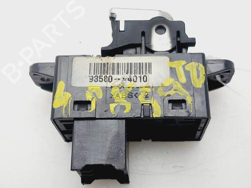 Right rear window switch KIA CARENS IV | BP33238917I28 - Image 2