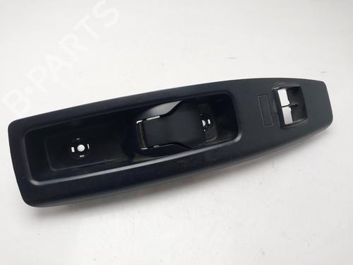 Venstre fortil invendig håndtag Venstre fortil invendig håndtag FIAT DOBLO Platform/Chassis (263_) 1.3 D Multijet (90 hp) 36781159 36781159