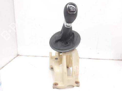 Used Gear lever KIA SPORTAGE III (SL) 1.7 CRDi (116 hp) 7422390