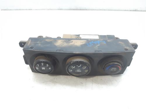 Used Climate control KIA SORENTO I (JC) 2.5 CRDi 4WD (140 hp) 10229290
