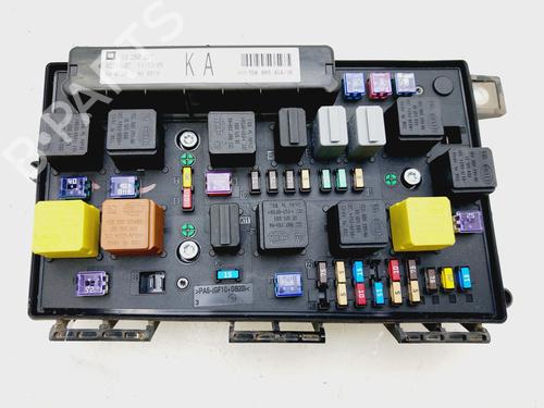 Used Fuse box OPEL ZAFIRA / ZAFIRA FAMILY B (A05) [2005-2019]  30535326