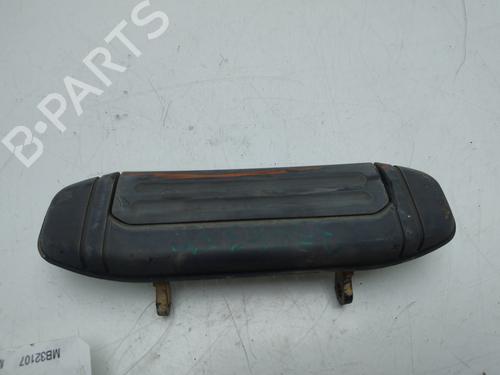 Poignée extérieure avant droite MITSUBISHI PAJERO II (V3_W, V2_W, V4_W, V5_W) 2.8 TD (V46W, V26W) (125 hp) 27221533