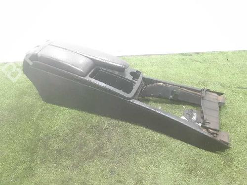 Used Armrest / Center console MERCEDES-BENZ C-CLASS (W204) C 200 CDI (204.007, 204.006) (136 hp) 7153293