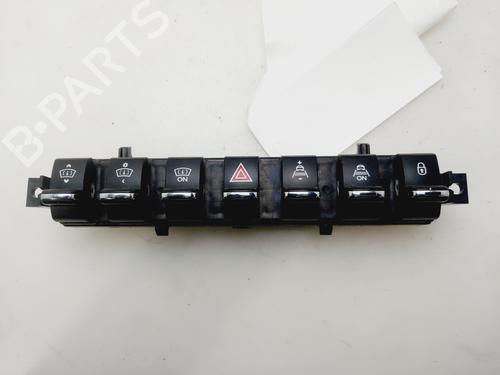 Used Warning switch Warning switch PEUGEOT 3008 I MPV (0U_) [2009-2017] 32707881 32707881