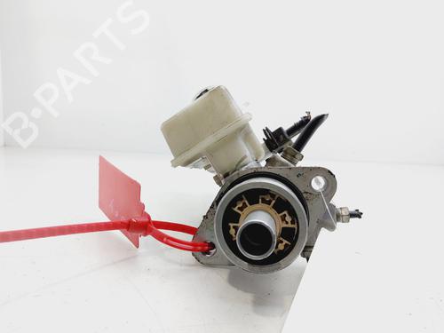 Used Brake master cylinder TOYOTA AVENSIS (_T25_) 2.0 D-4D (ADT250_, ADT250R) (126 hp) 25913591