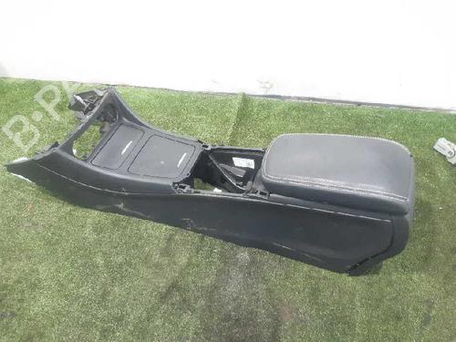 Used Armrest / Center console MERCEDES-BENZ CLA Coupe (C117) CLA 220 CDI / d (117.303) (170 hp) 7153262