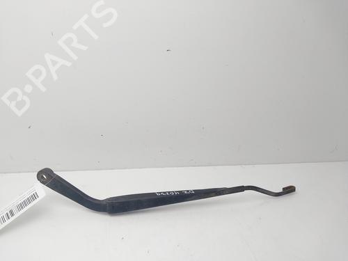 Used Front windshield wiper arm HYUNDAI TERRACAN (HP) 2.9 CRDi 4WD (150 hp) 32014144