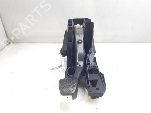 Clutch pedal VW GOLF SPORTSVAN VII (AM1, AN1) 2.0 TDI (150 hp) 17216059